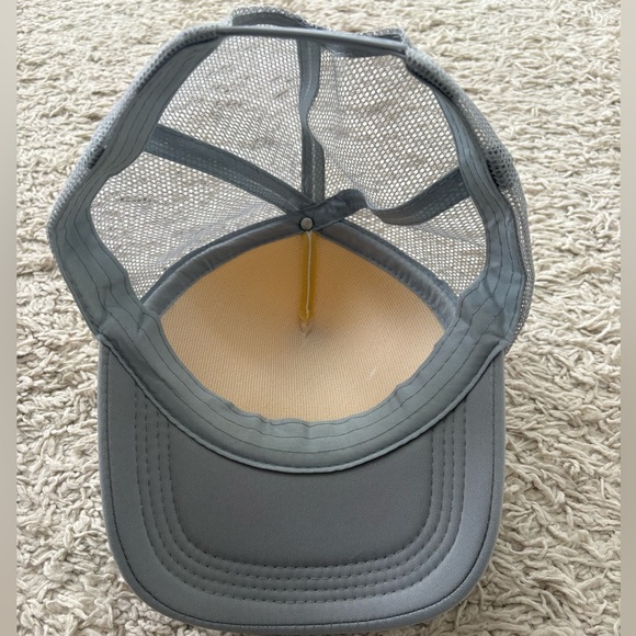 SHEIN Gray and White Trucker Hat - Picture 4 of 4